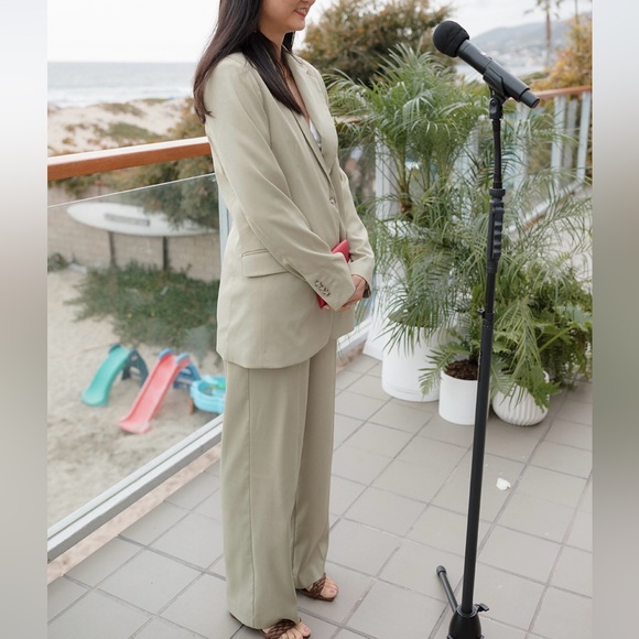 Women's Olive Blazer and Pants Set - Picture 12 of 13